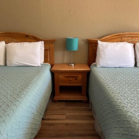 Sunset Inn And Suites Fredericksburg Buitenkant foto