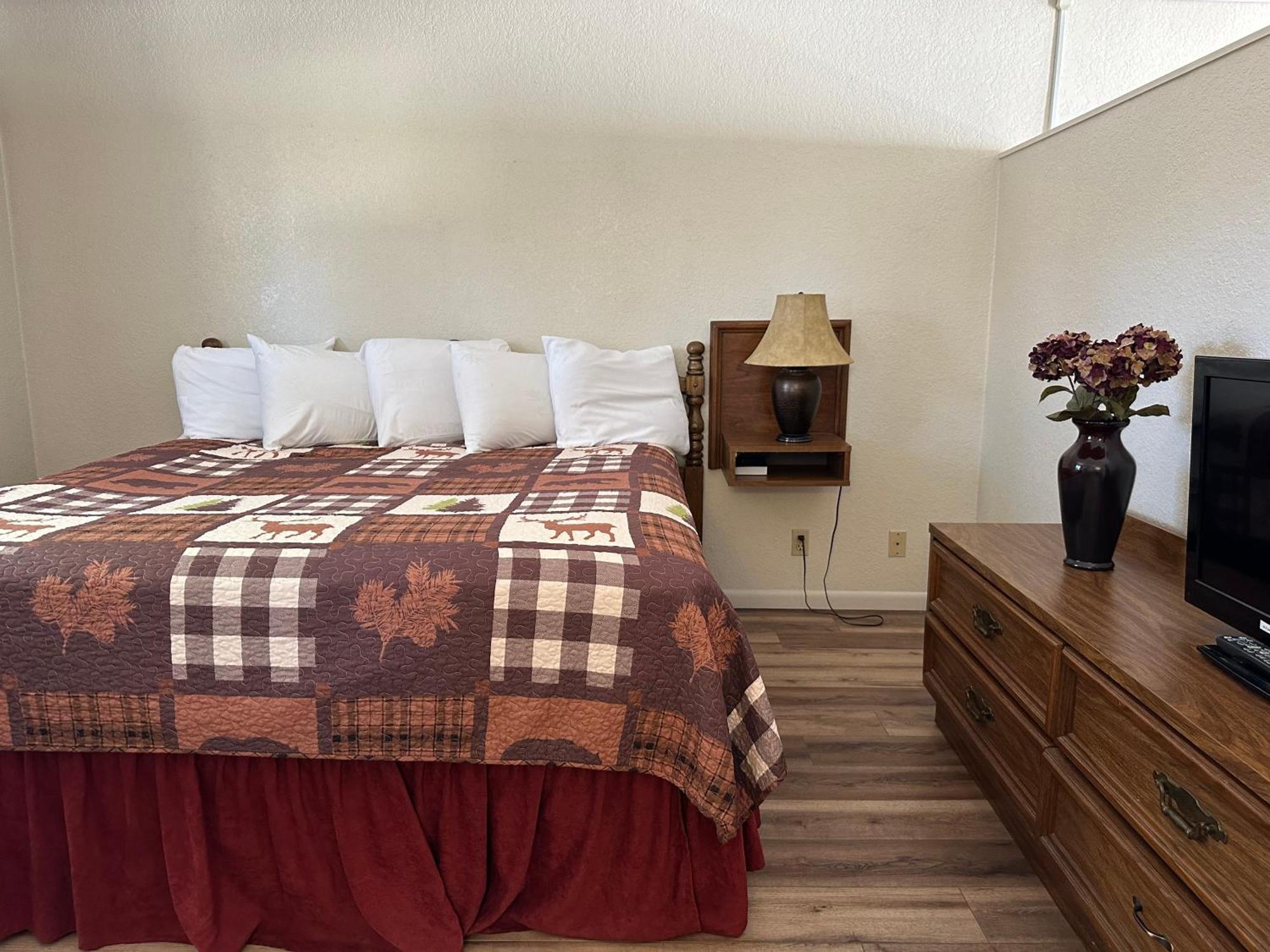 Sunset Inn And Suites Fredericksburg Buitenkant foto