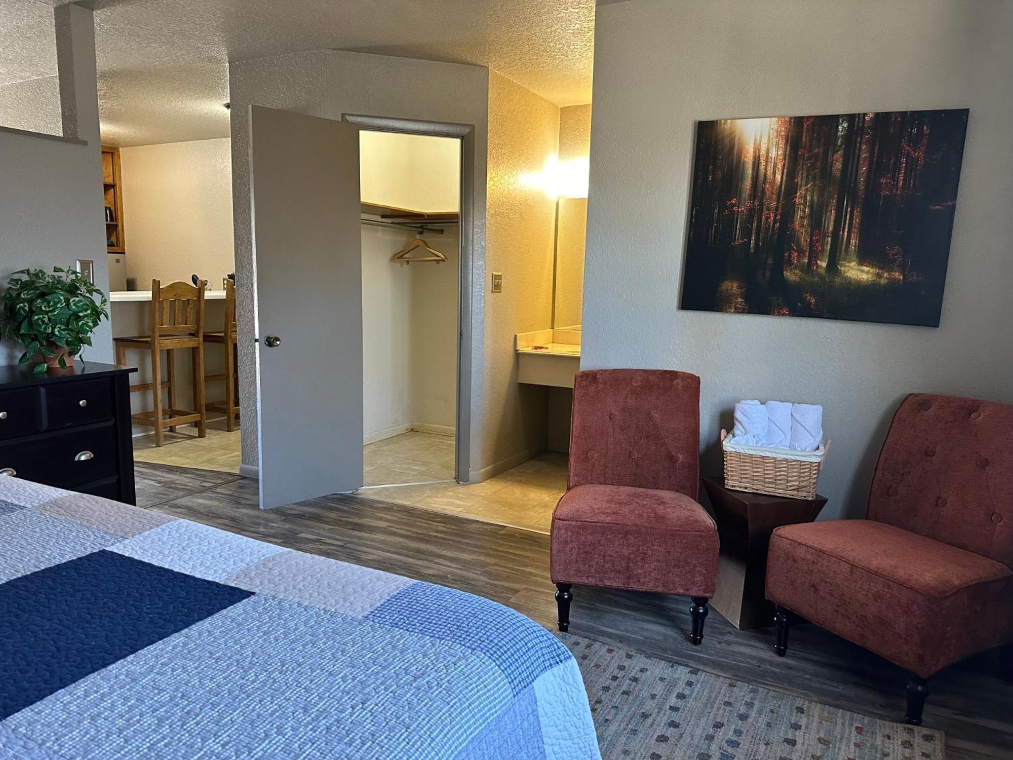 Sunset Inn And Suites Fredericksburg Buitenkant foto