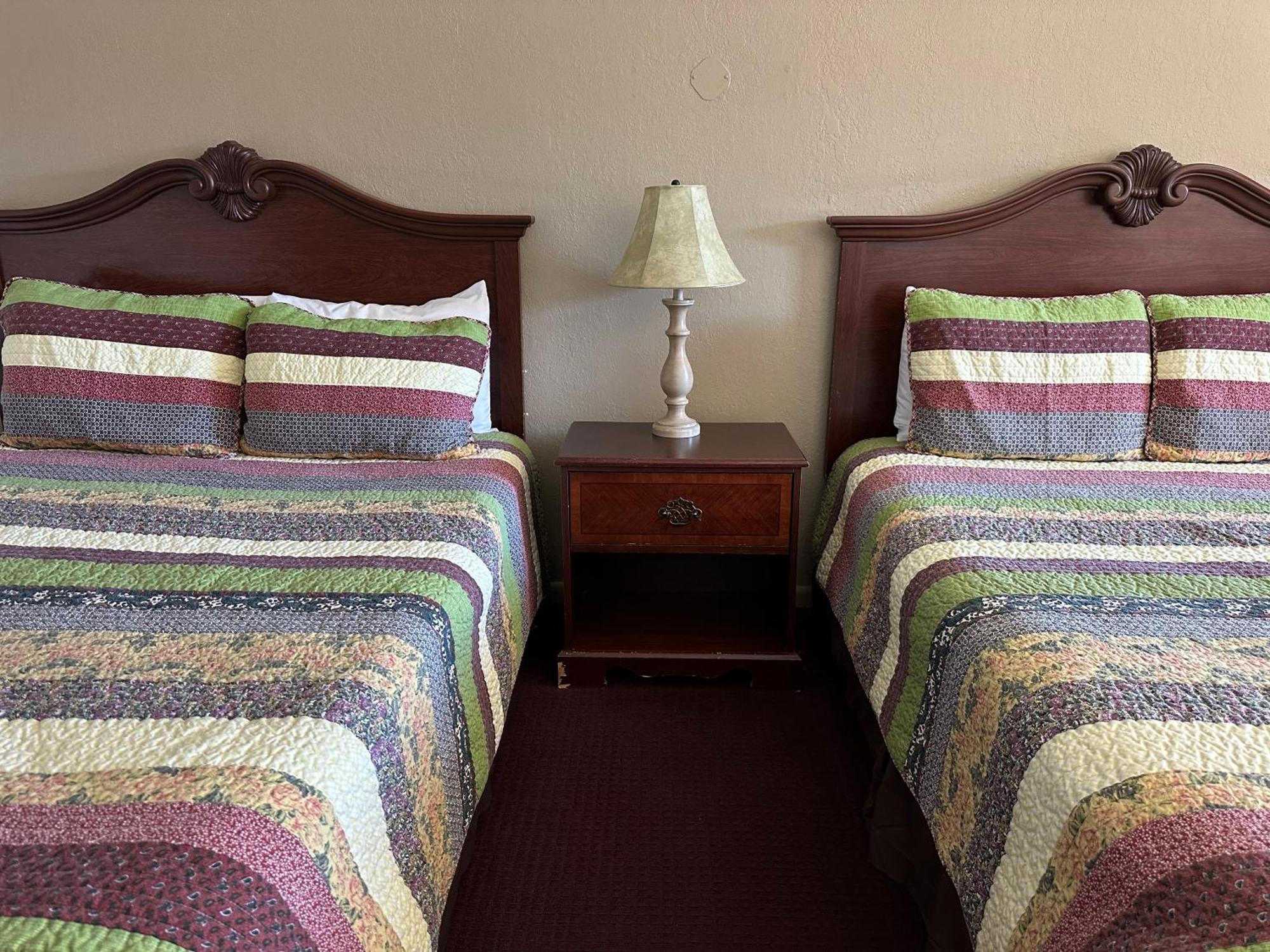 Sunset Inn And Suites Fredericksburg Buitenkant foto