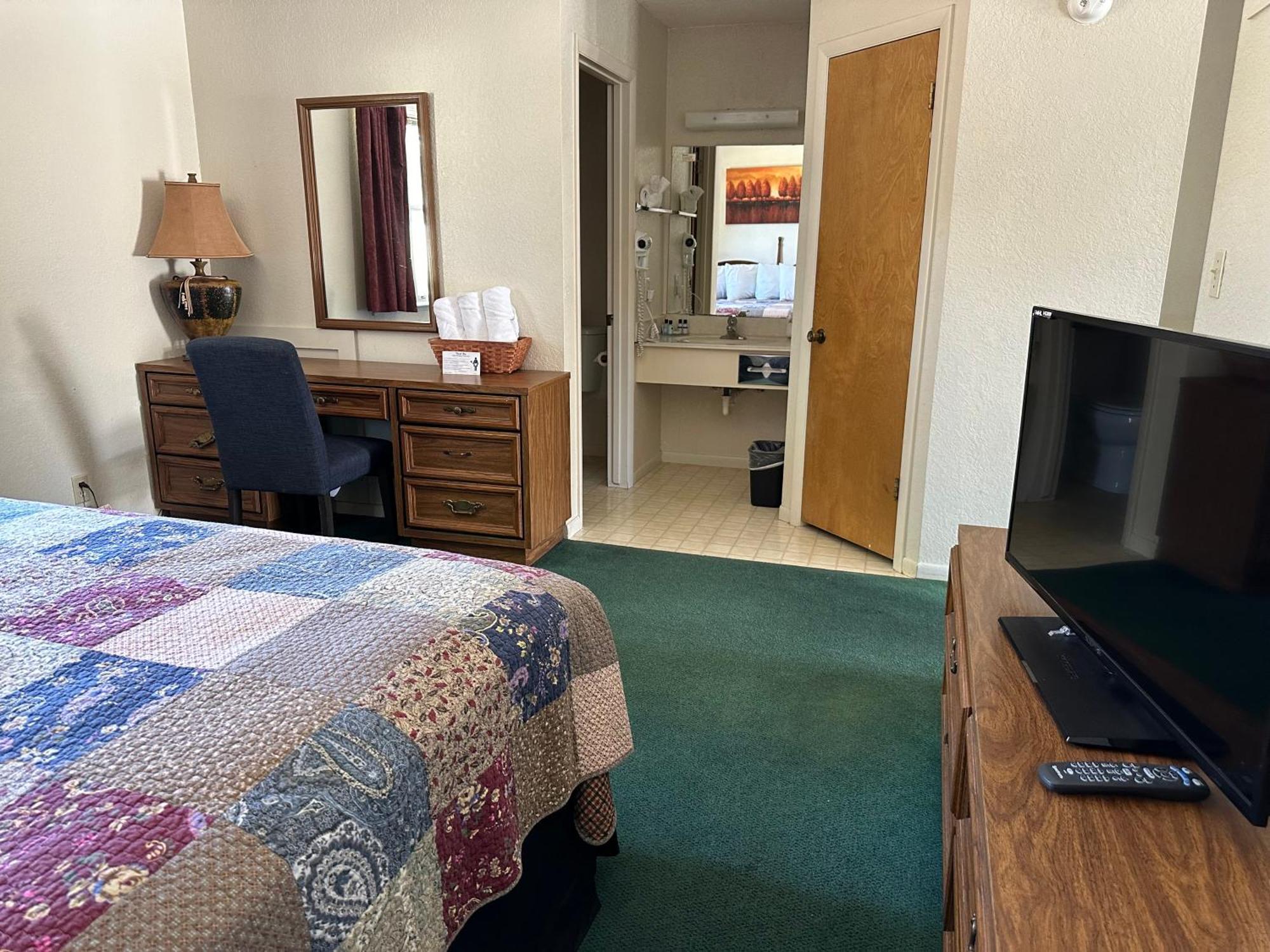 Sunset Inn And Suites Fredericksburg Buitenkant foto