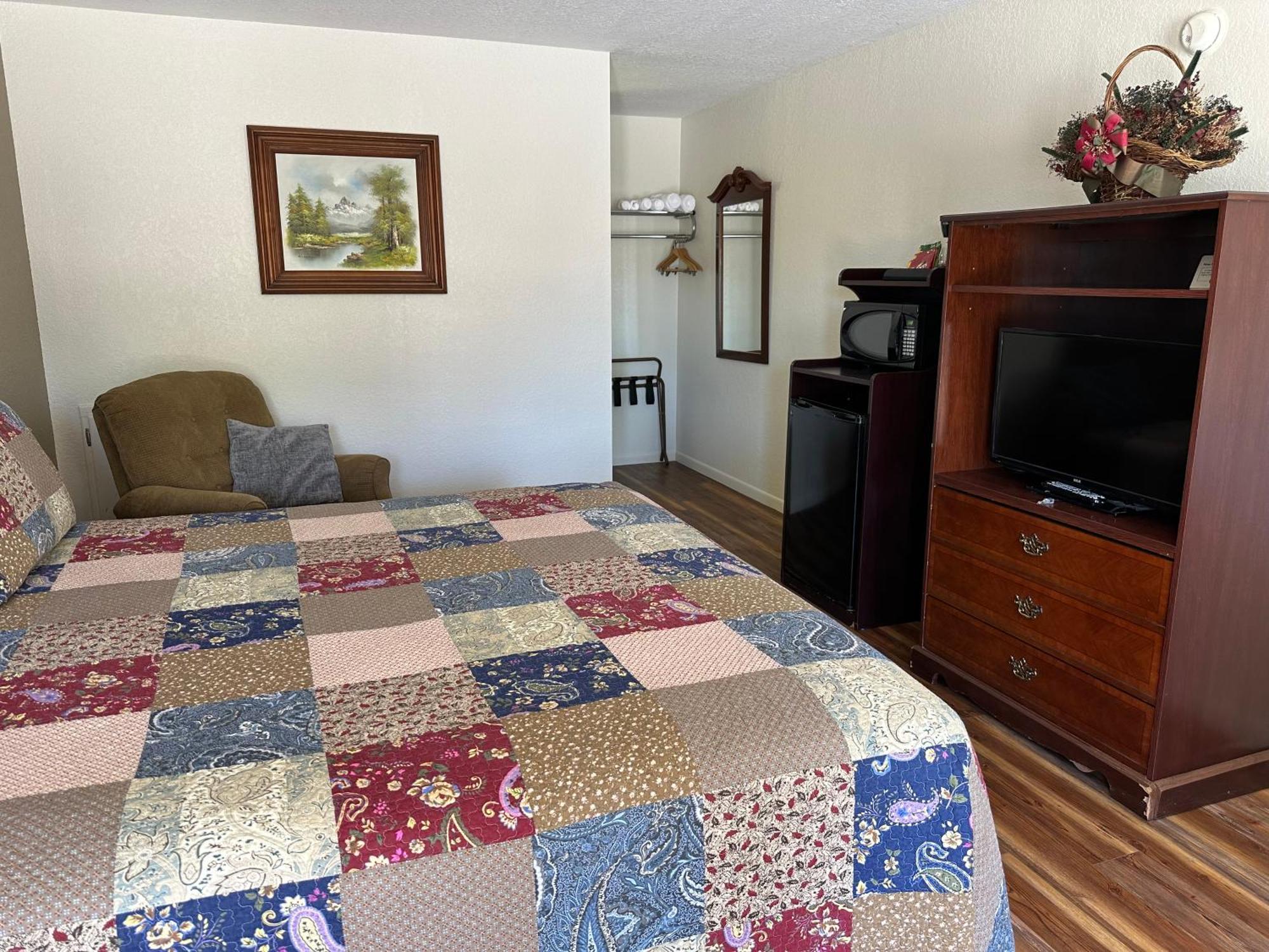 Sunset Inn And Suites Fredericksburg Buitenkant foto
