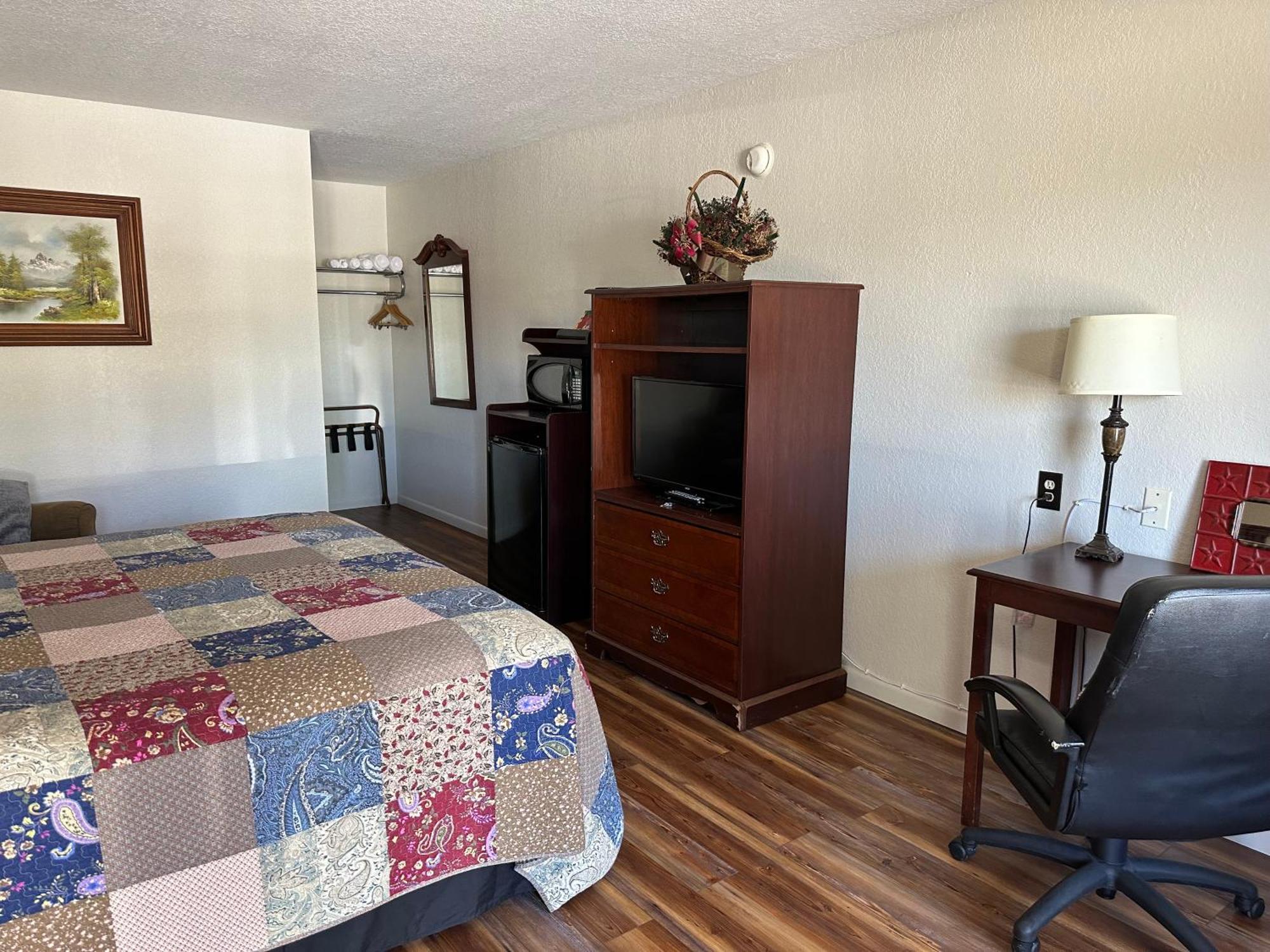 Sunset Inn And Suites Fredericksburg Buitenkant foto